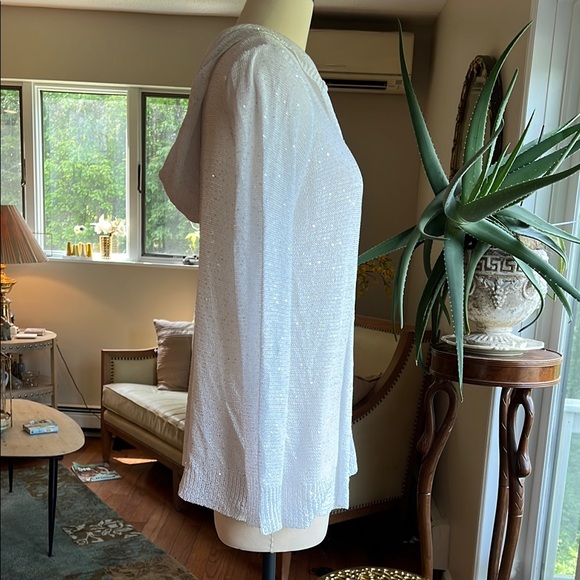 Sioni White Hooded Cardigan - Picture 4 of 7